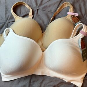 NWT Lot Of 2 BALI Cool Comfort Bras 42D Tan & White No Slip 4 Way Stretch Fabric